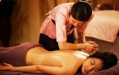 8个妙招拯救你的落枕脖子